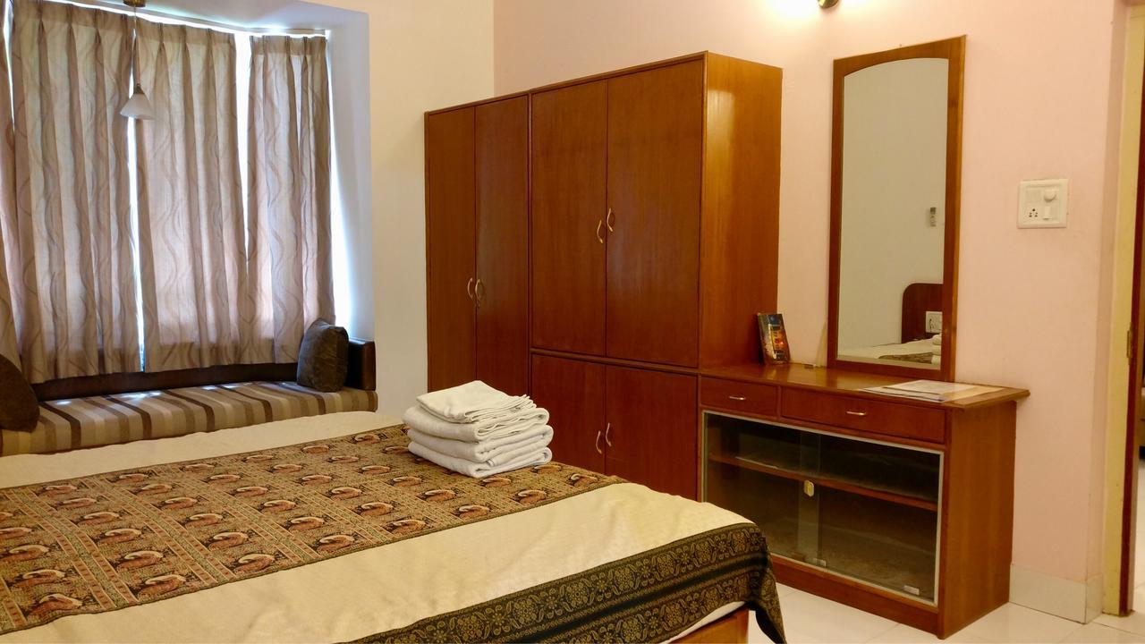 Hotel Sai Towers Puttaparti Exterior foto
